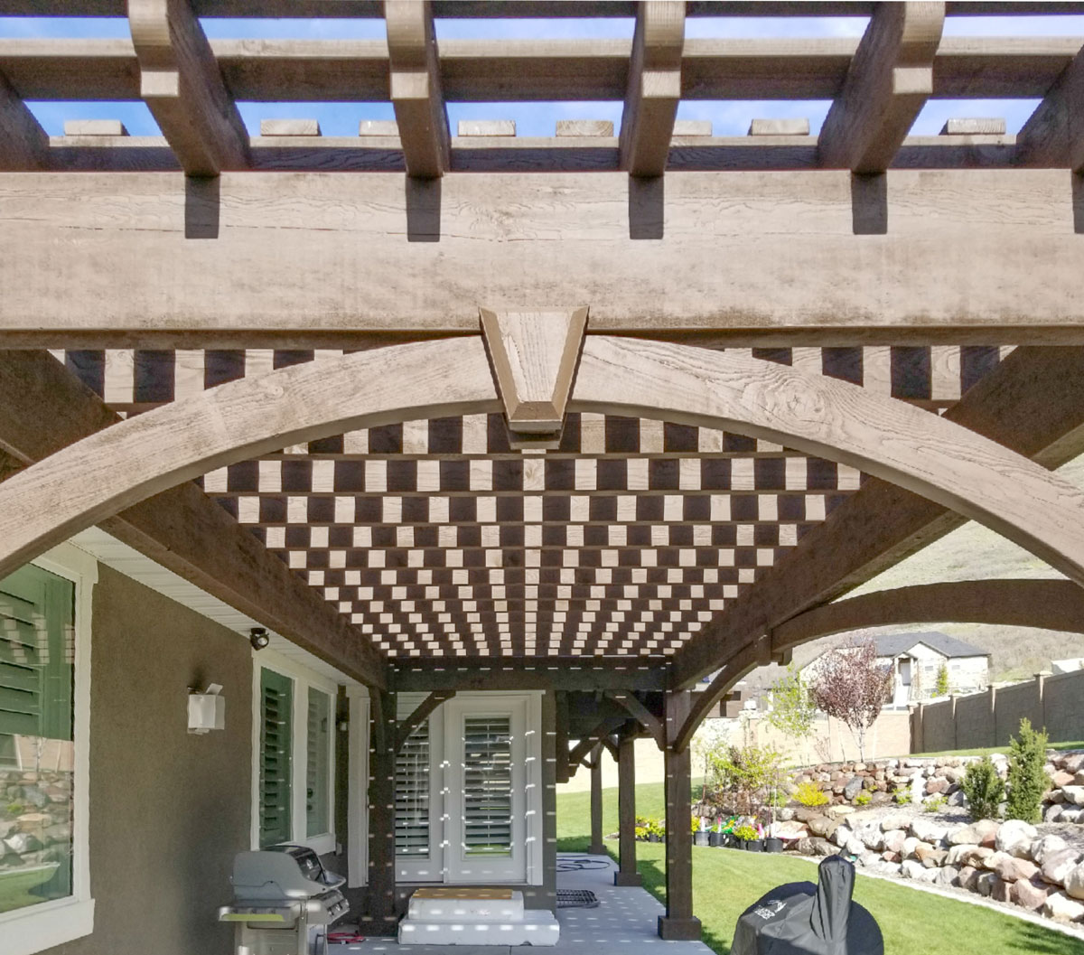Bill-Madsen-diy-install-pavilion-pergola12