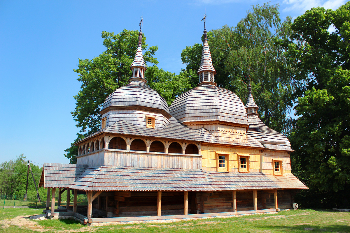 St-paraskeva-wooden-church-attached-pavilions