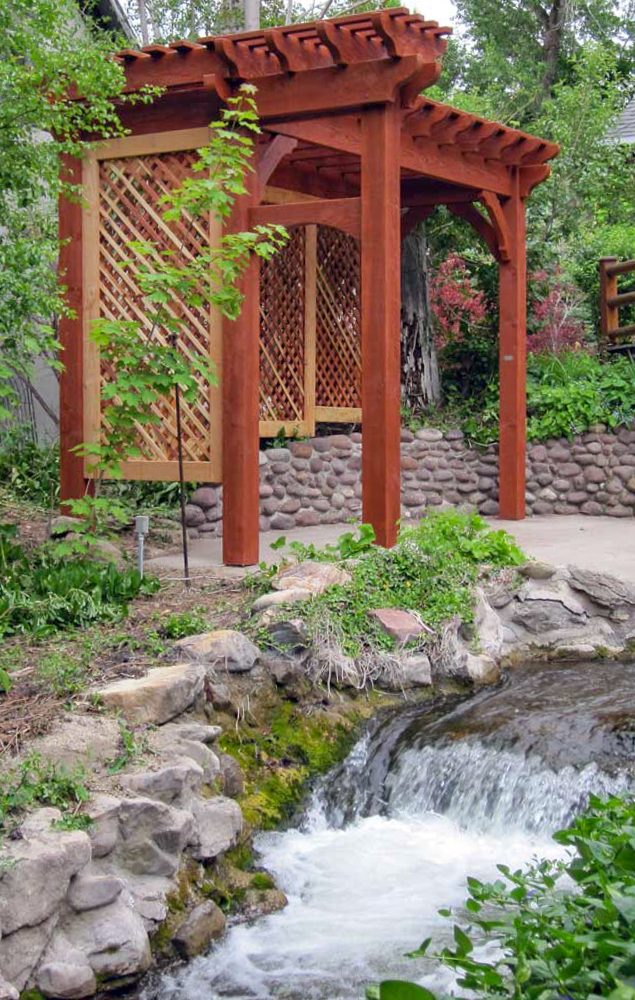 Evens-stream-19×8-trellis arbor by stream