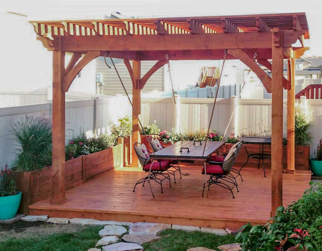 Fritzler-14×14-pergola-suspended-table table pergola