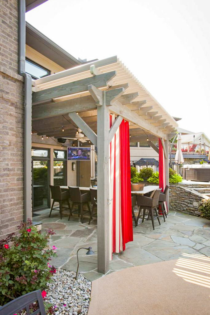 outdoor-kitchen-shade-cloth-pergola-2