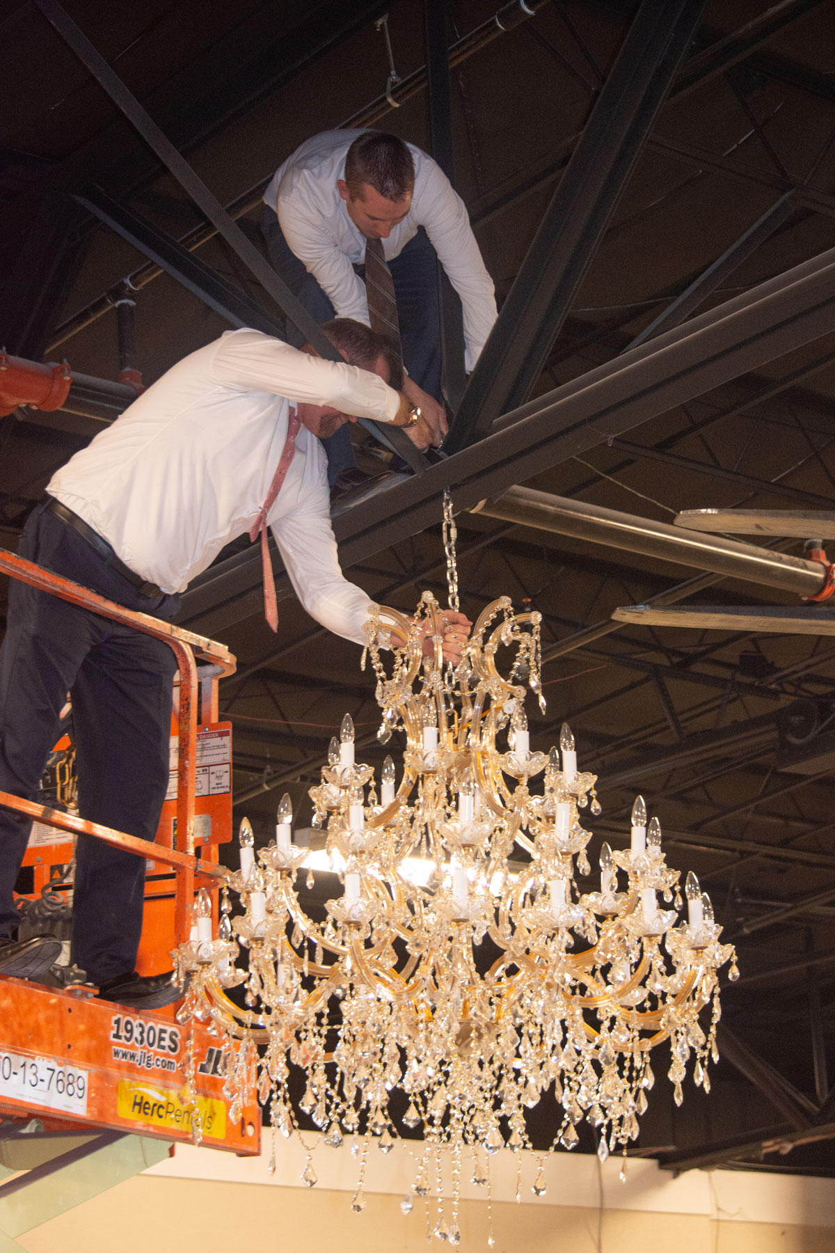 chandelier hanging