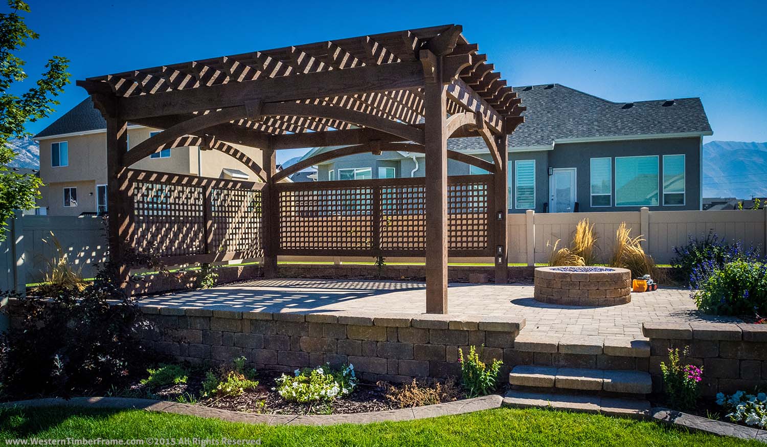 pergola latticed walls