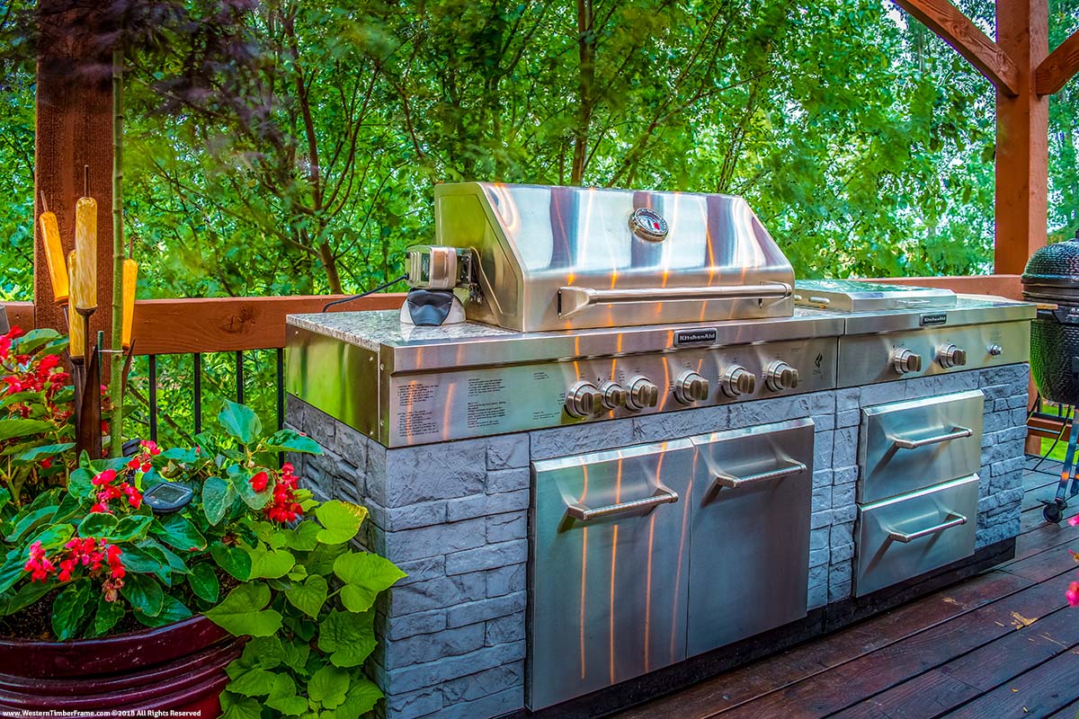 outdoor kitchen