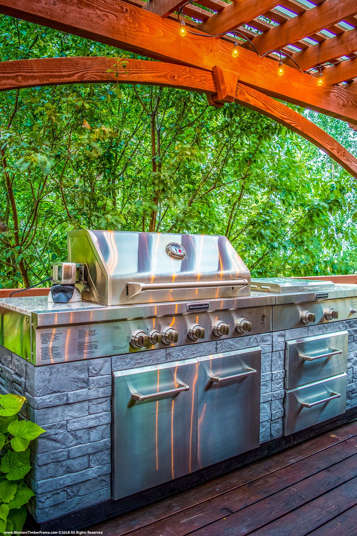 outdoor kitchen