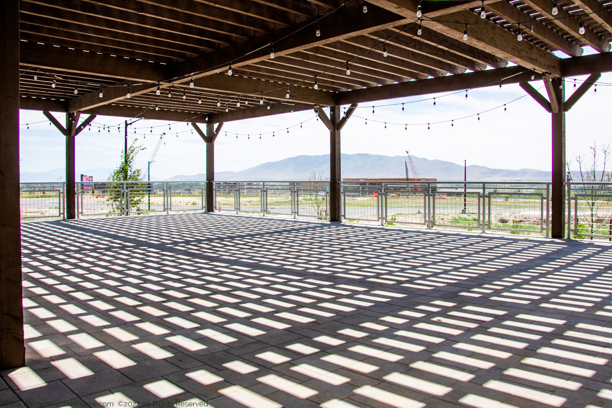 Hilton-inn-pergola-shade-commercial-patio