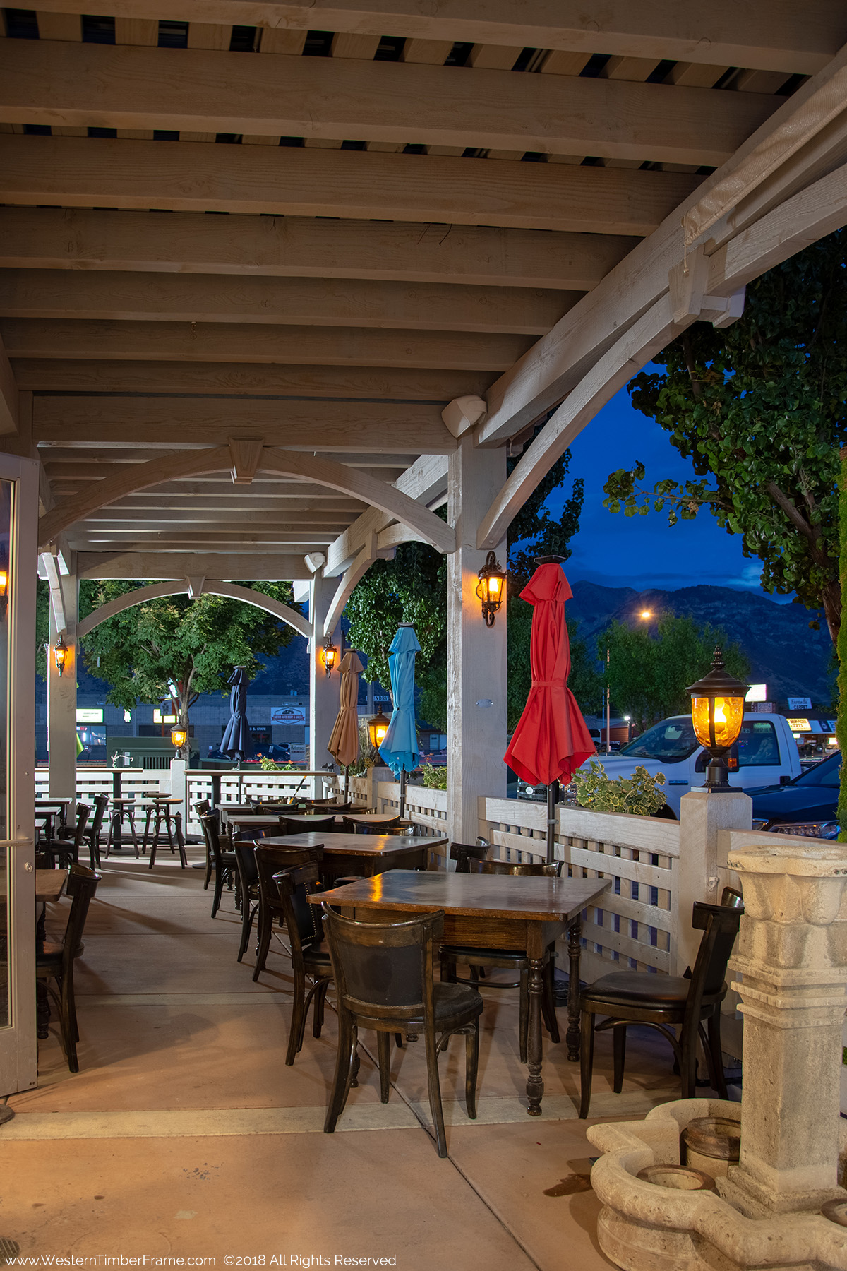 Leany-tru-religion-pergola-patio-dining
