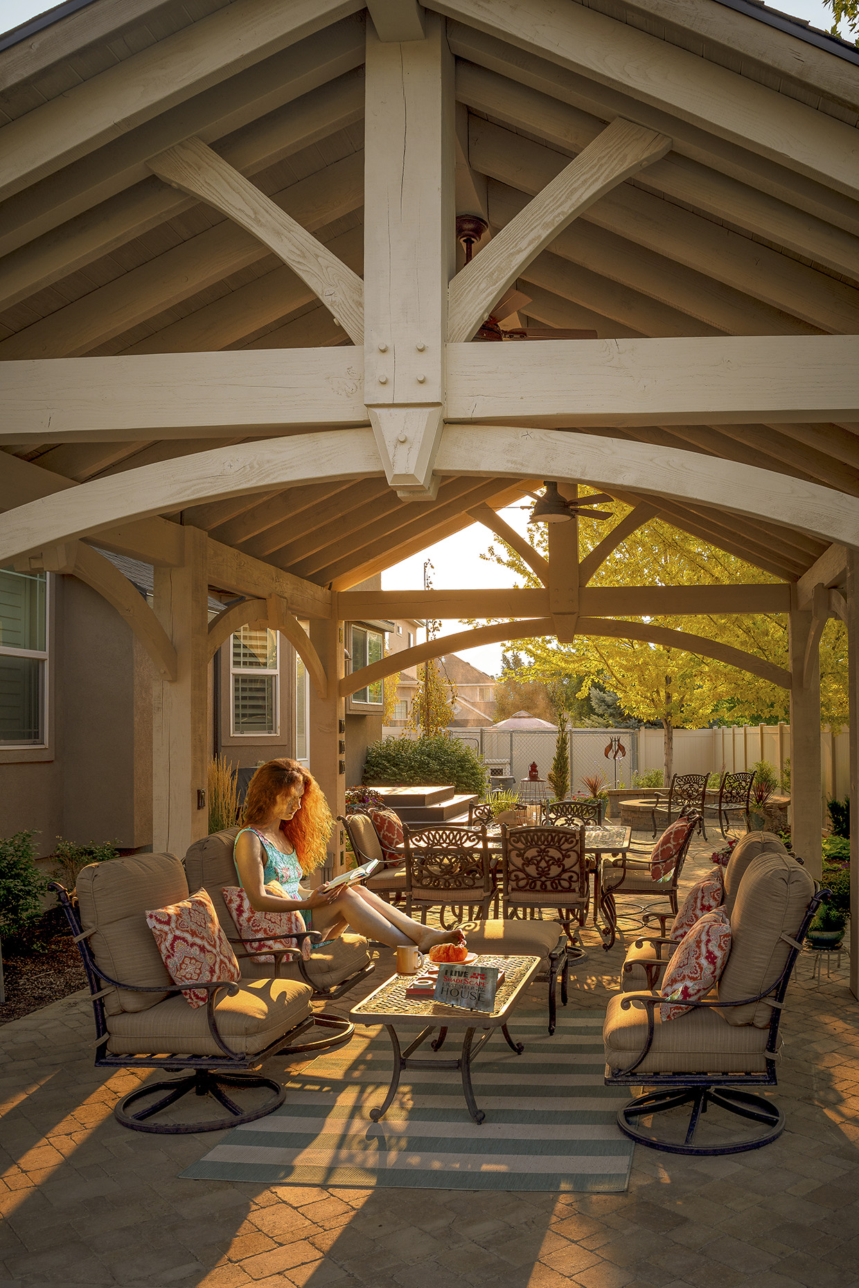 lifestyle-reading-beneath-vancott-pavilion