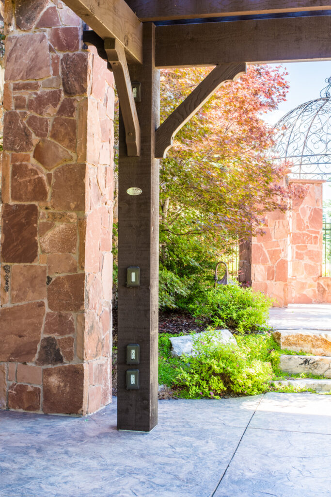 timbervolt-pergola-post power post