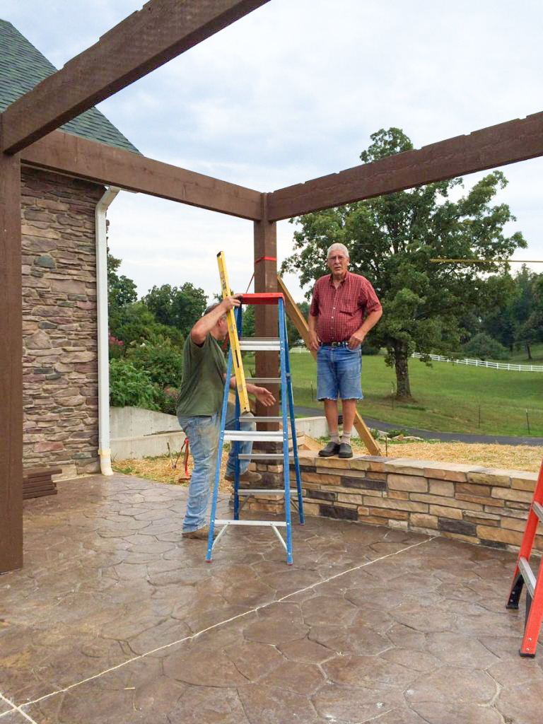 mullins-pergola-kentucky-kit-installing